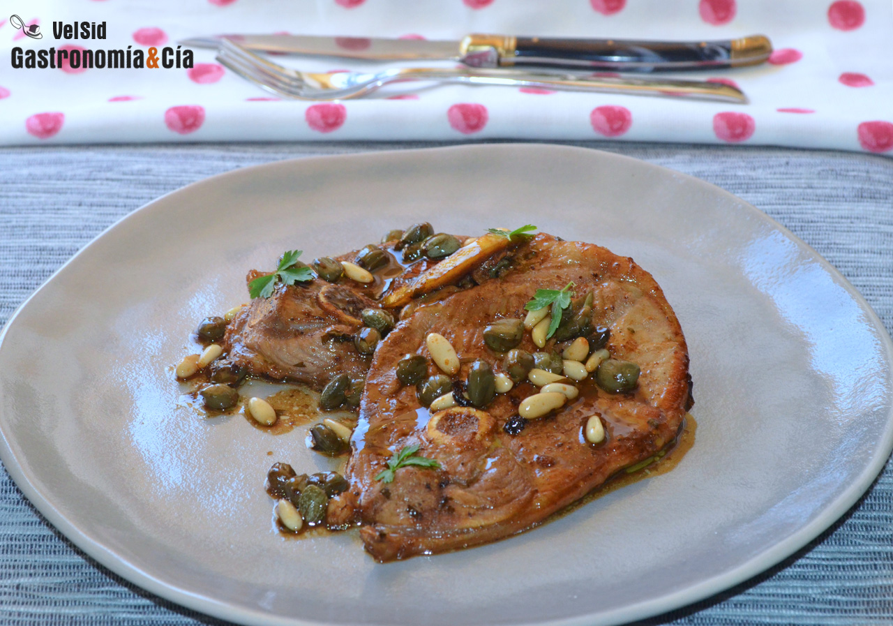 Cordero con limón y alcaparras