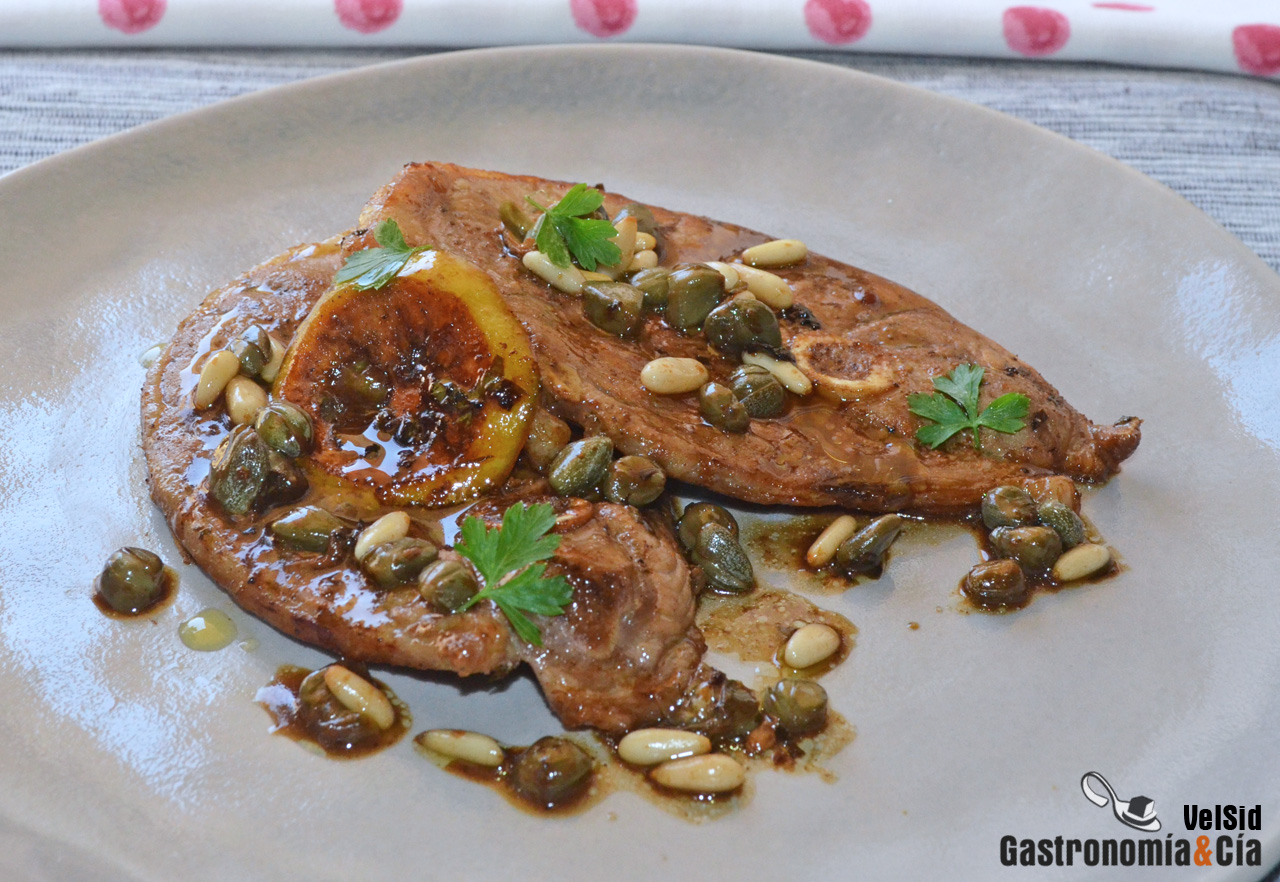 Cordero con limón y alcaparras