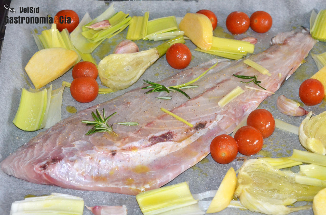 Corvina con cherry y vinagreta de berenjena