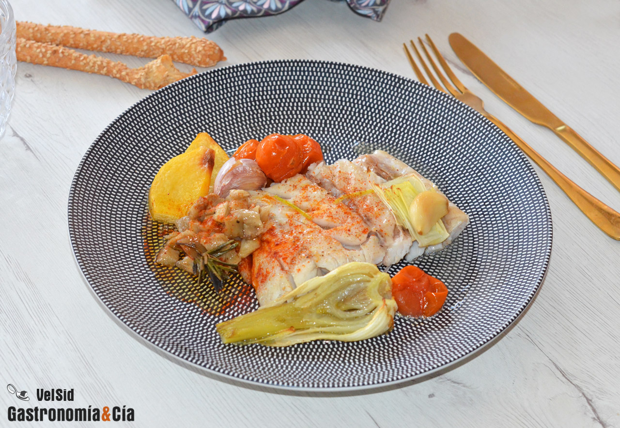 Corvina con cherry y vinagreta de berenjena