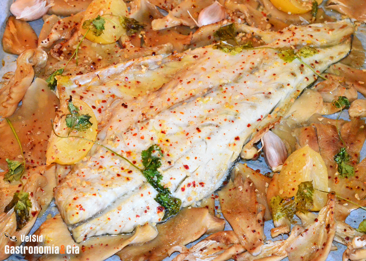 Corvina al horno con setas de ostra y limón encurtido