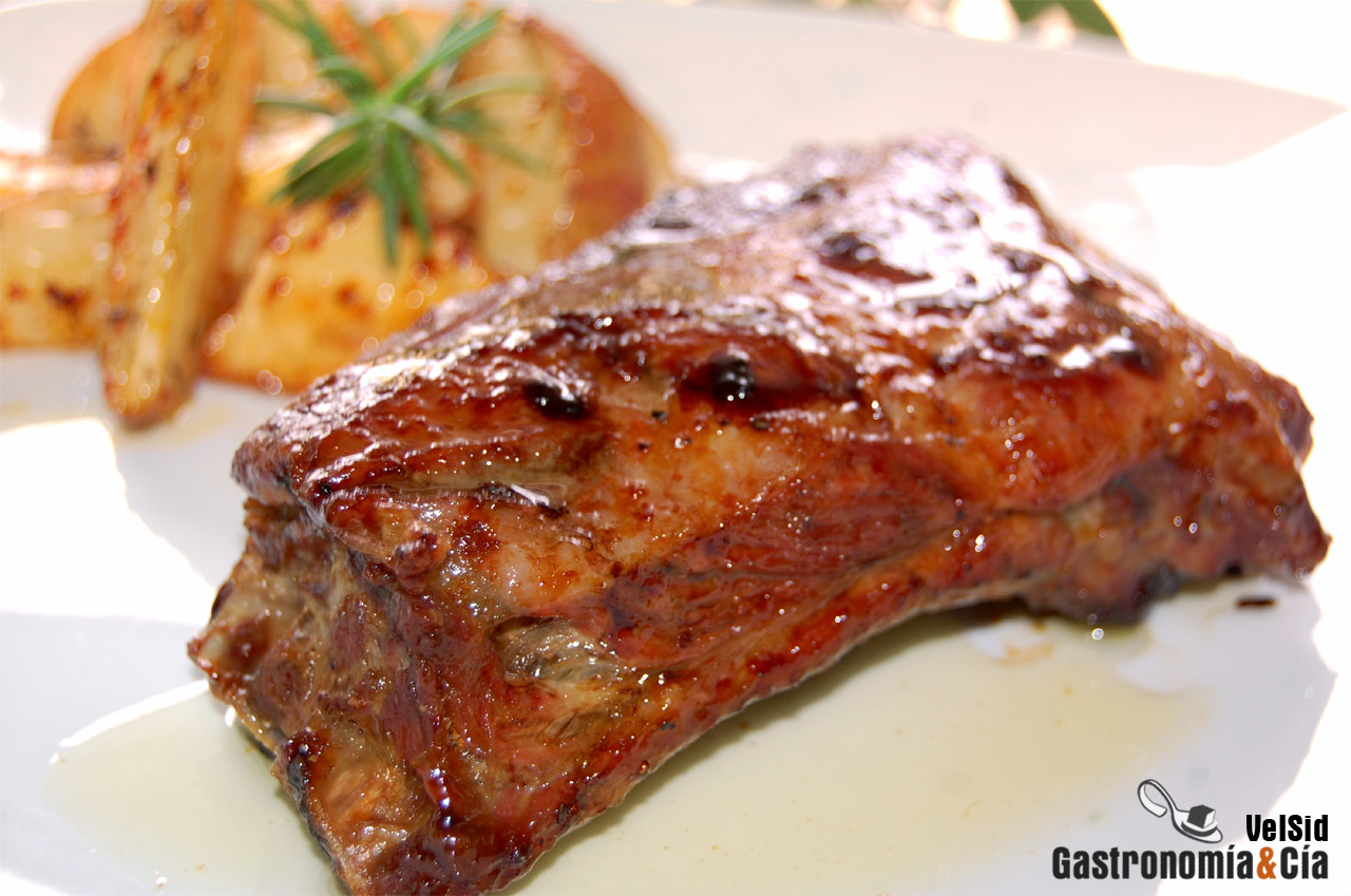 Costillas de cerdo al jengibre con patatas nuevas