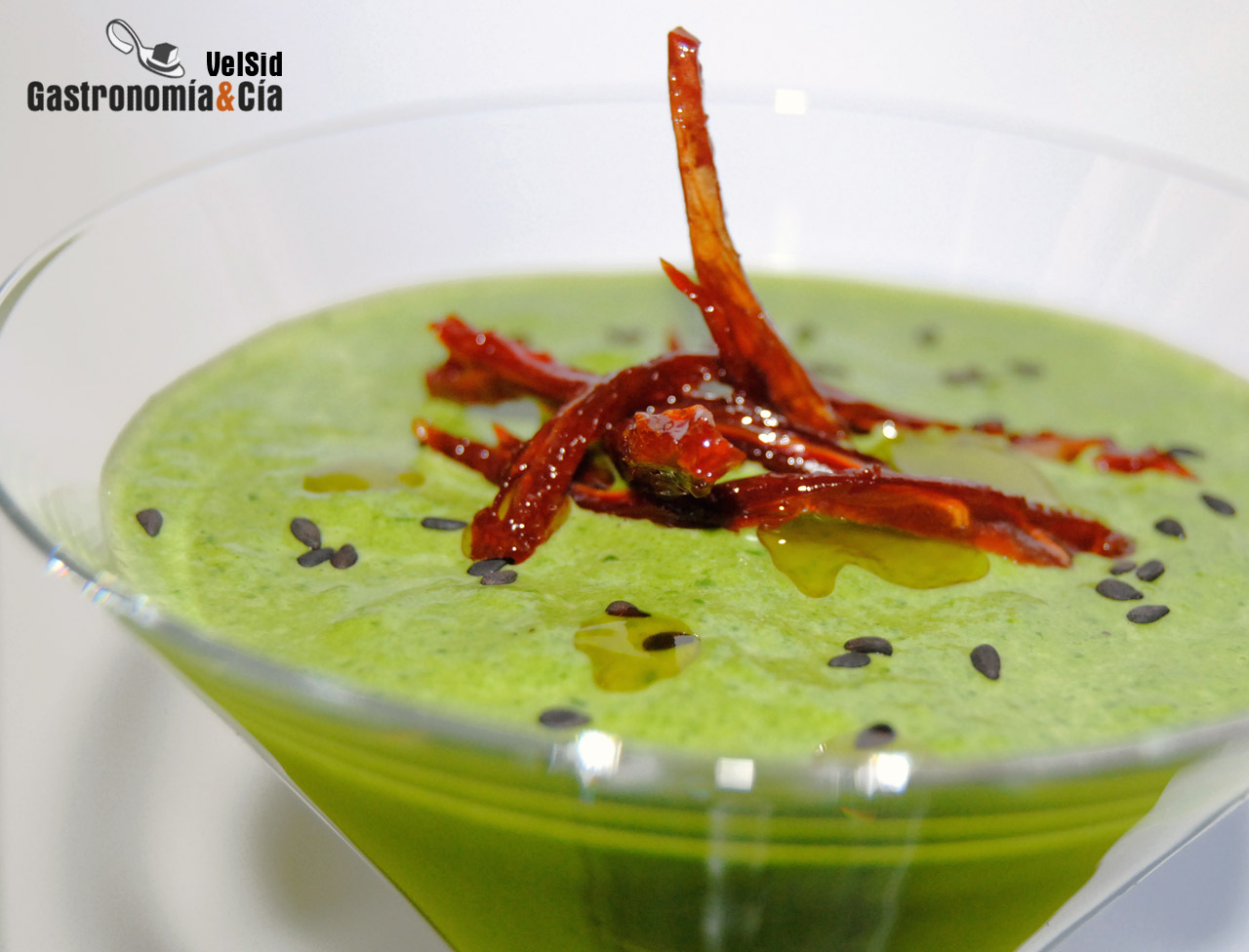 Crema de berros con rillettes de sardinas