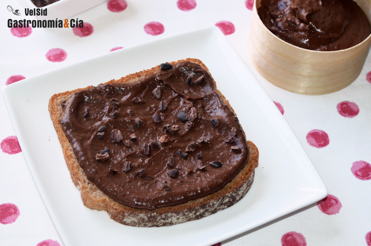 Crema de chocolate para untar saludable (con alubias ne