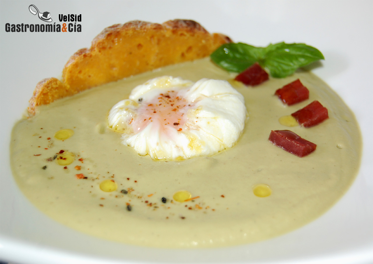 Crema de judías verdes con huevo poché