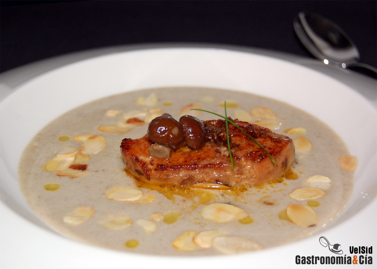 Crema de setas con foie