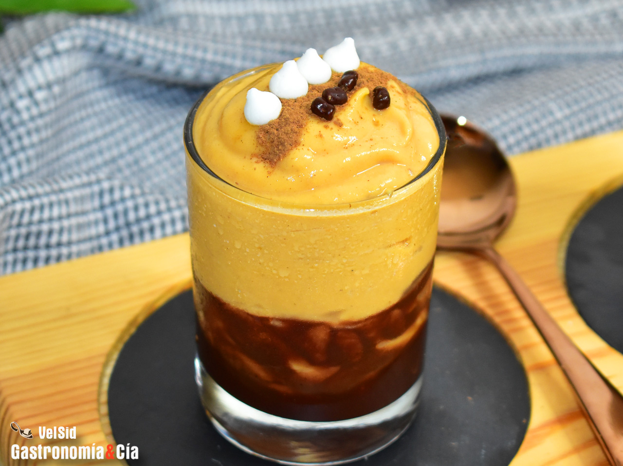 Crema de tofu sedoso y calabaza con especias dulces