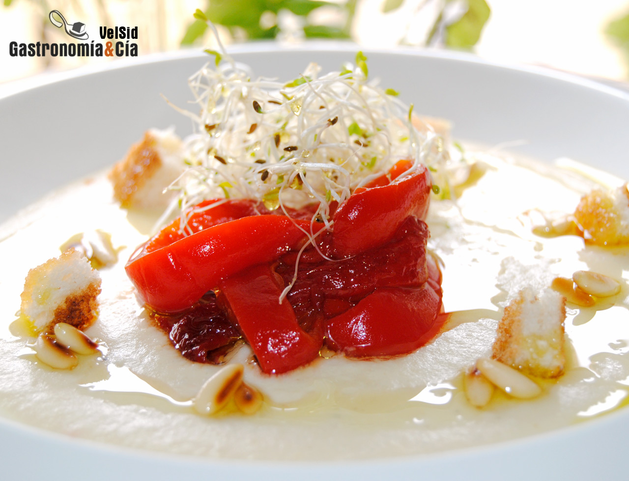 Cremoso de bacalao y membrillo con pimientos asados