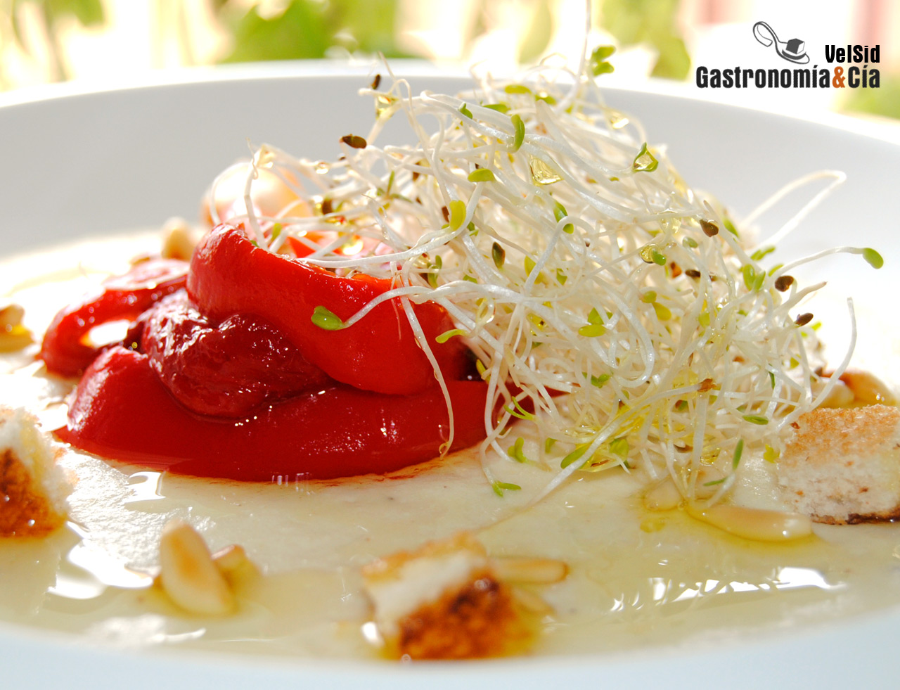 Cremoso de bacalao y membrillo con pimientos asados
