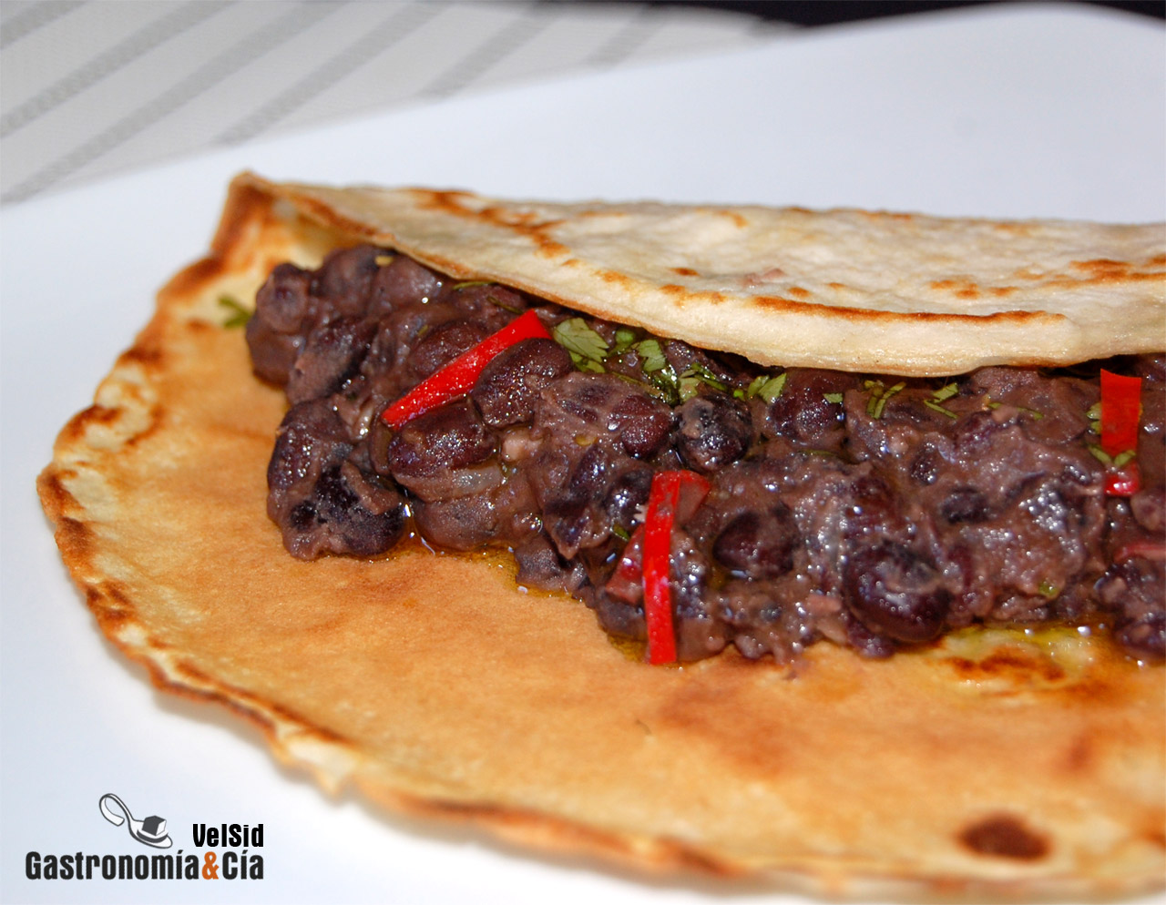 Crepes rellenos de fríjoles refritosrecetas