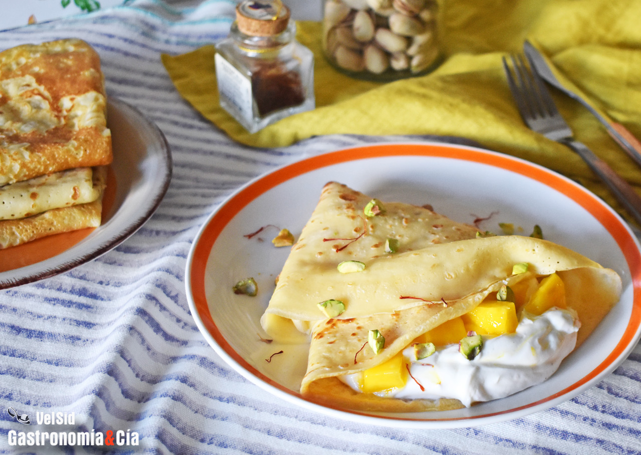 Crepes de mango y yogur