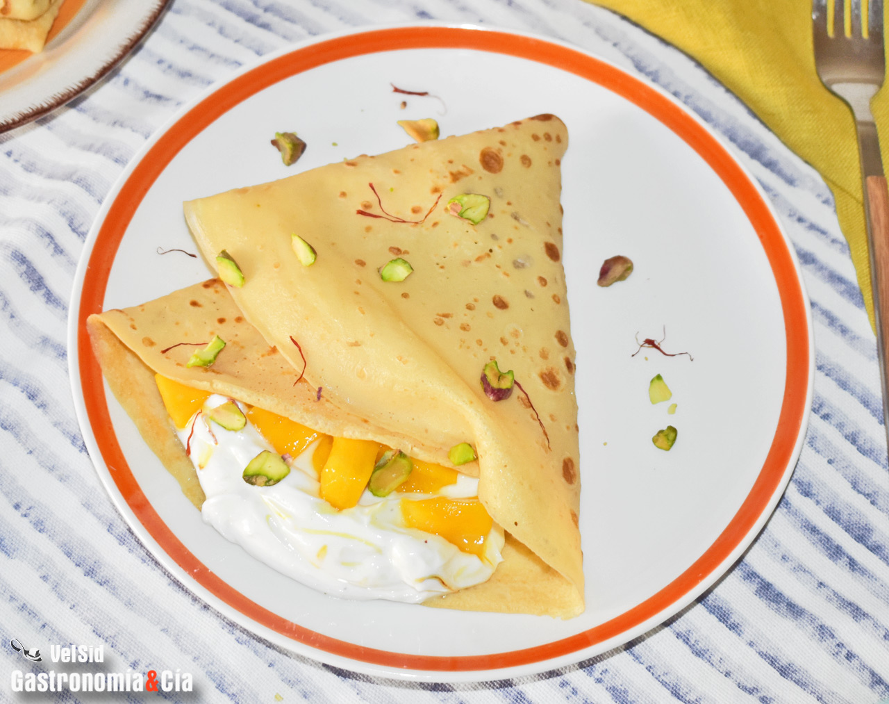 Crepes de mango y yogur