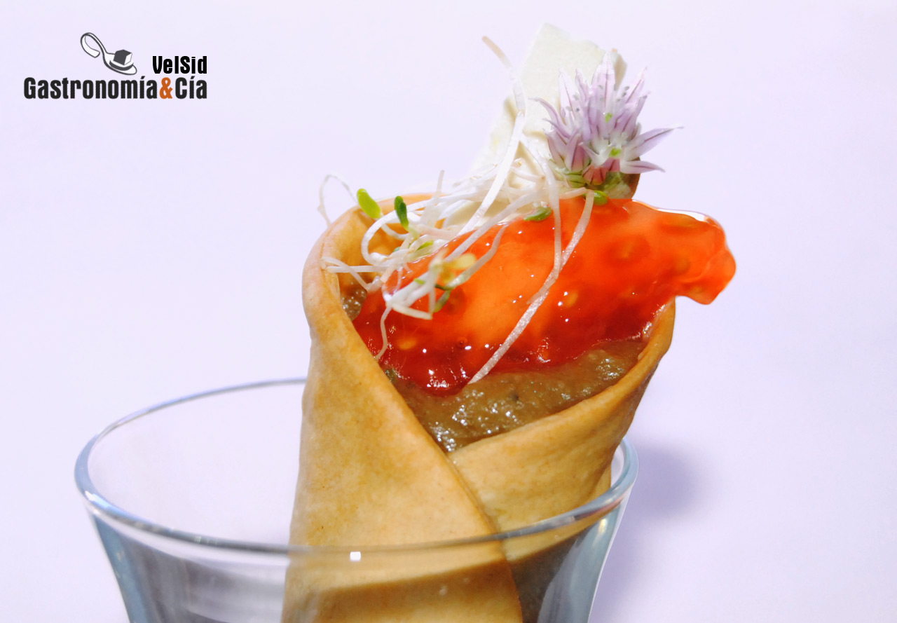 Cucurucho de berenjena y queso feta