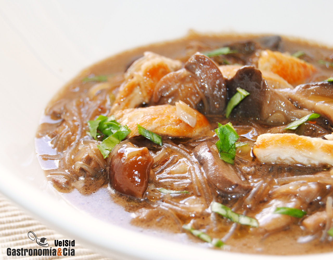 Curry laksa de pollo y setas