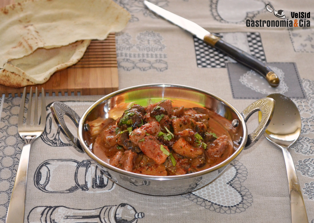 Curry rojo de pavo y setas, una receta para mojar pan