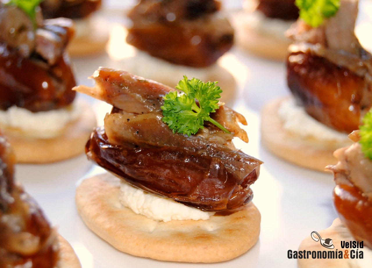 Dátiles rellenos de cordero lechal