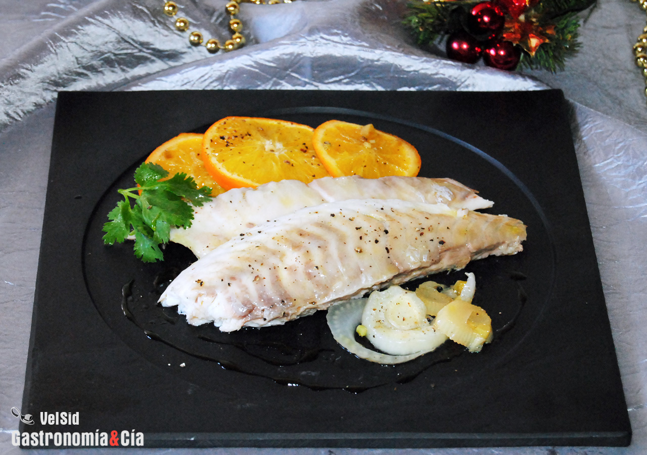 Dorada con naranja e hinojo