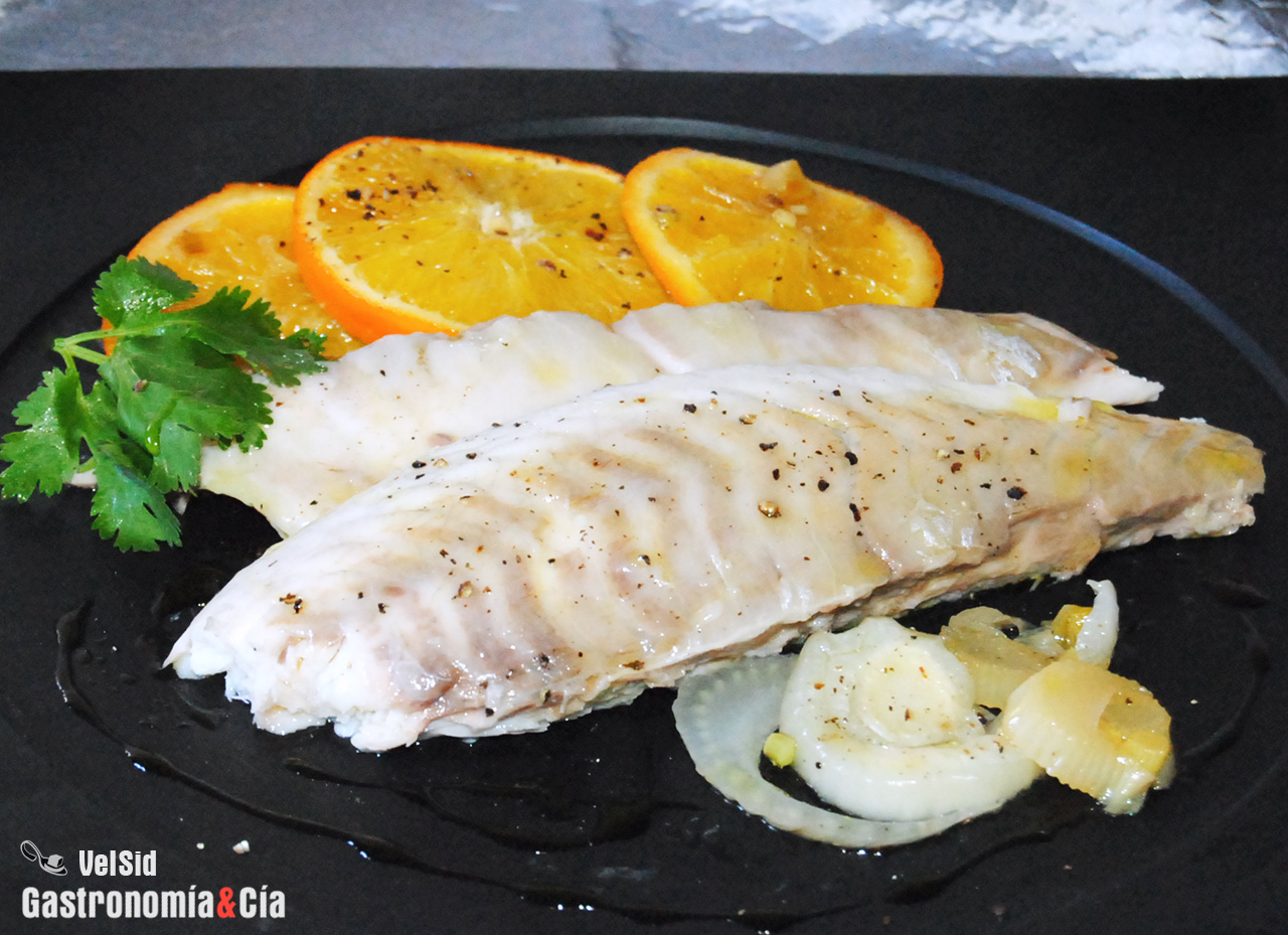 Dorada con naranja e hinojo