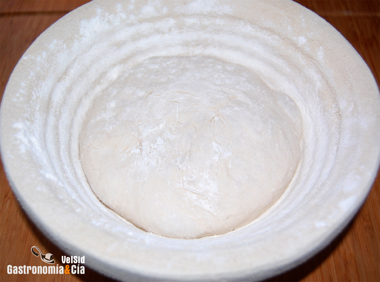 Pan en cesta de fermentación
