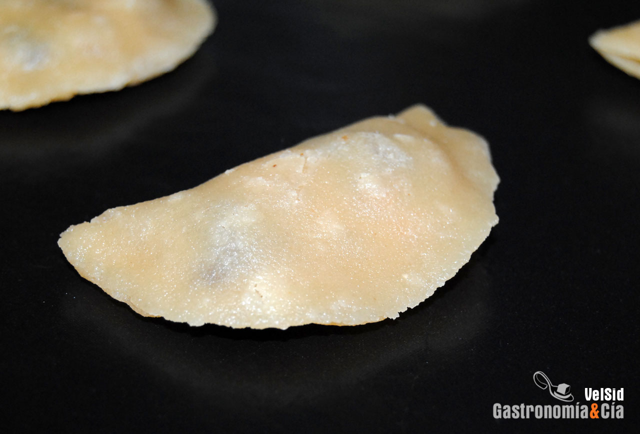 Empanadillas de mazapán y frutos secos