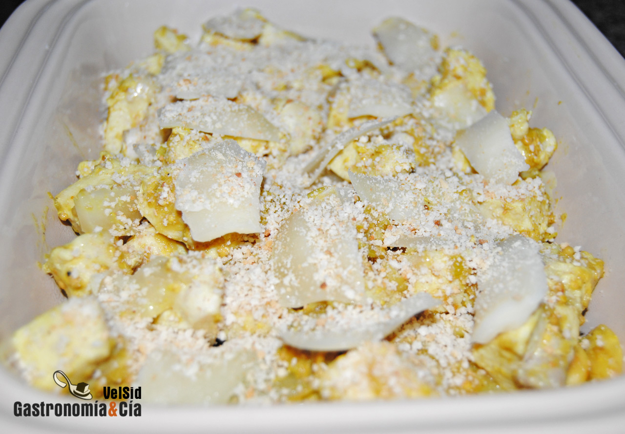 Endibias con pollo gratinadas con queso San Simón