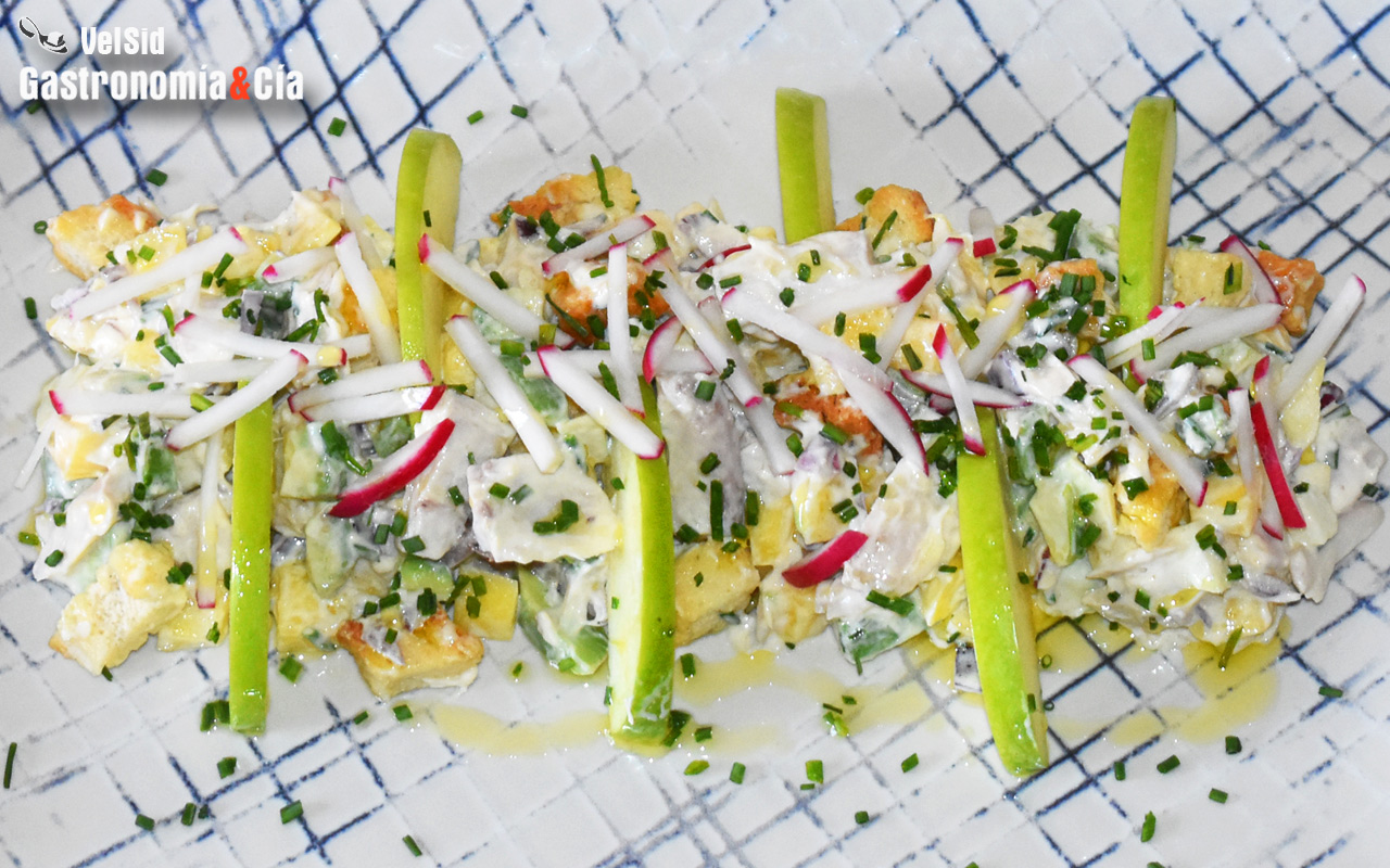 Ensalada de manzana, mango y bonito