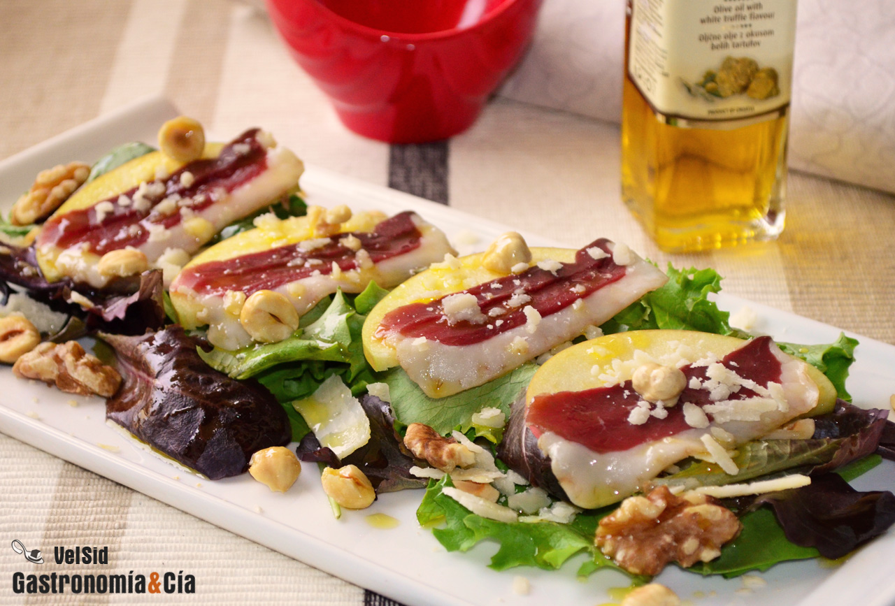Ensalada con jamón de pato y pecorino trufado