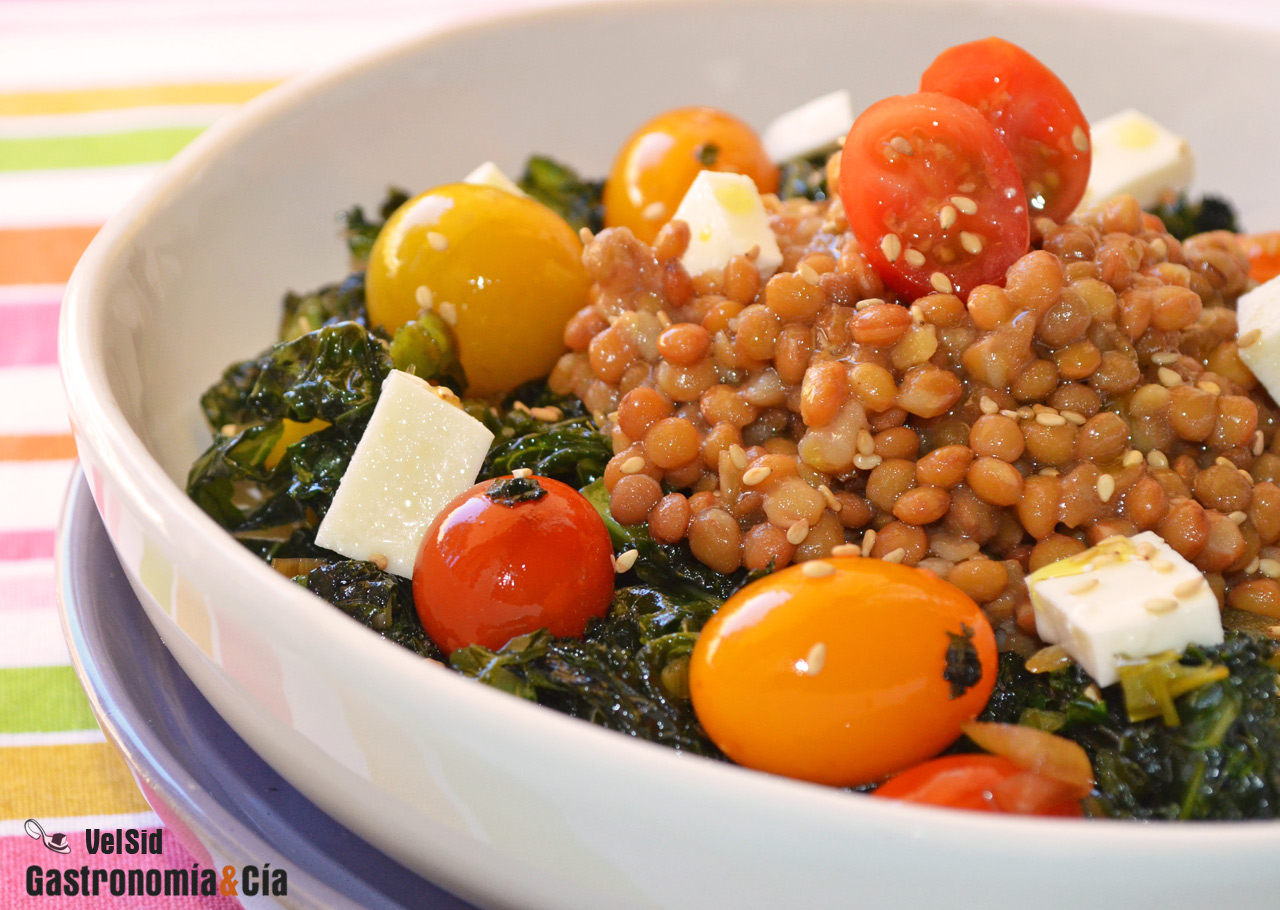 Ensalada tibia de lentejas y kale