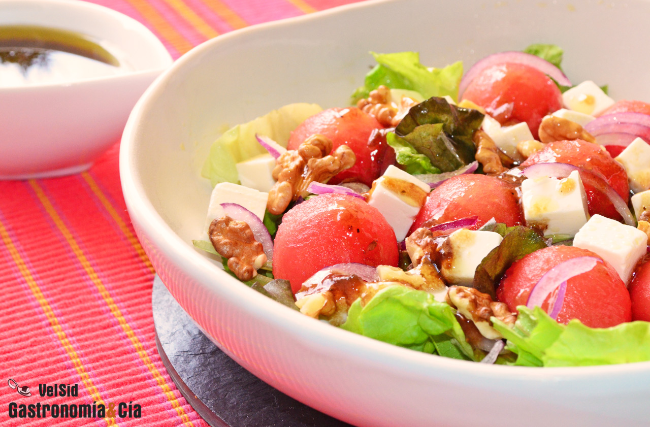 Ensalada de sandía, feta y vinagreta de higos