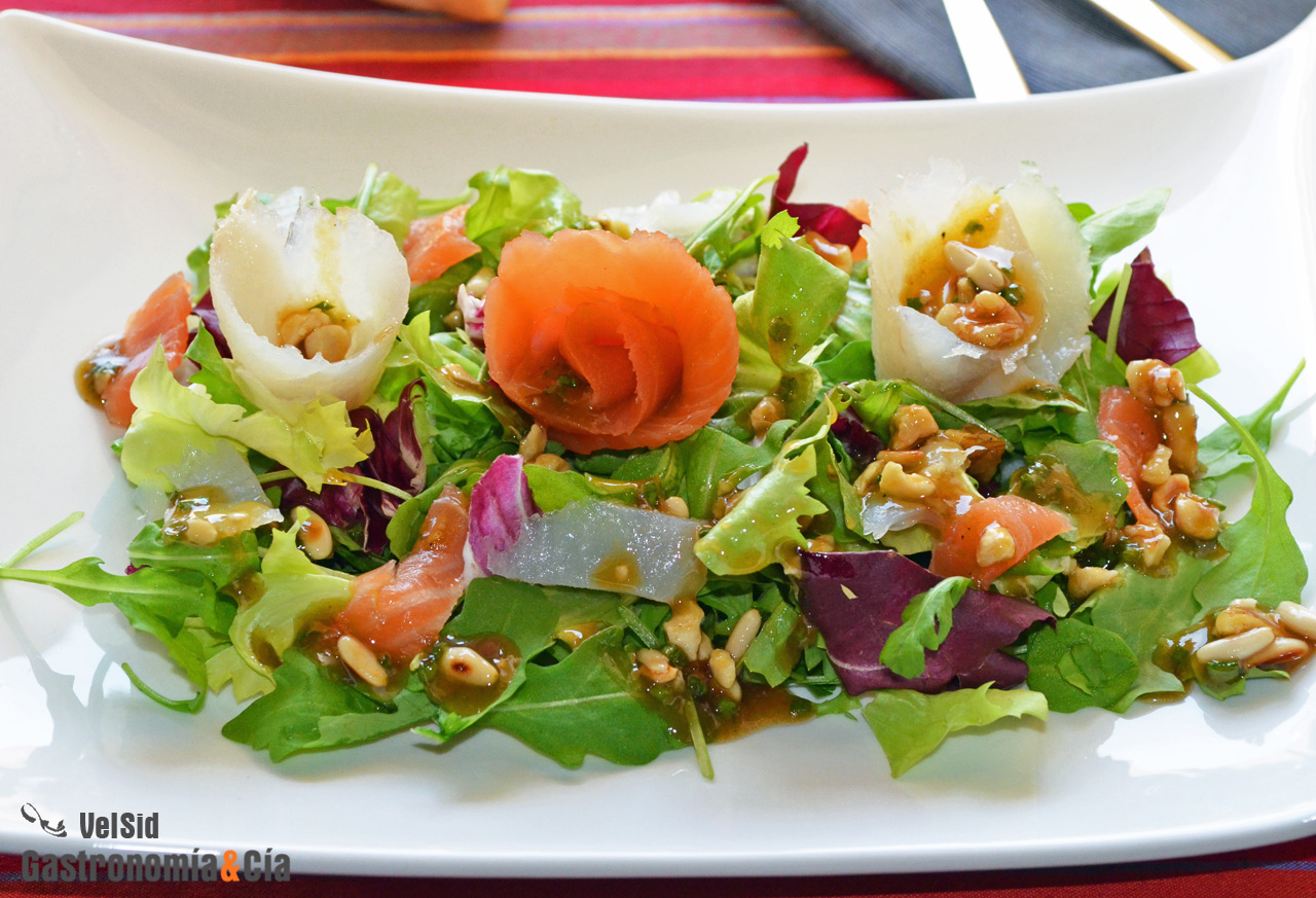 Ensalada de ahumados con vinagreta de frutos secos