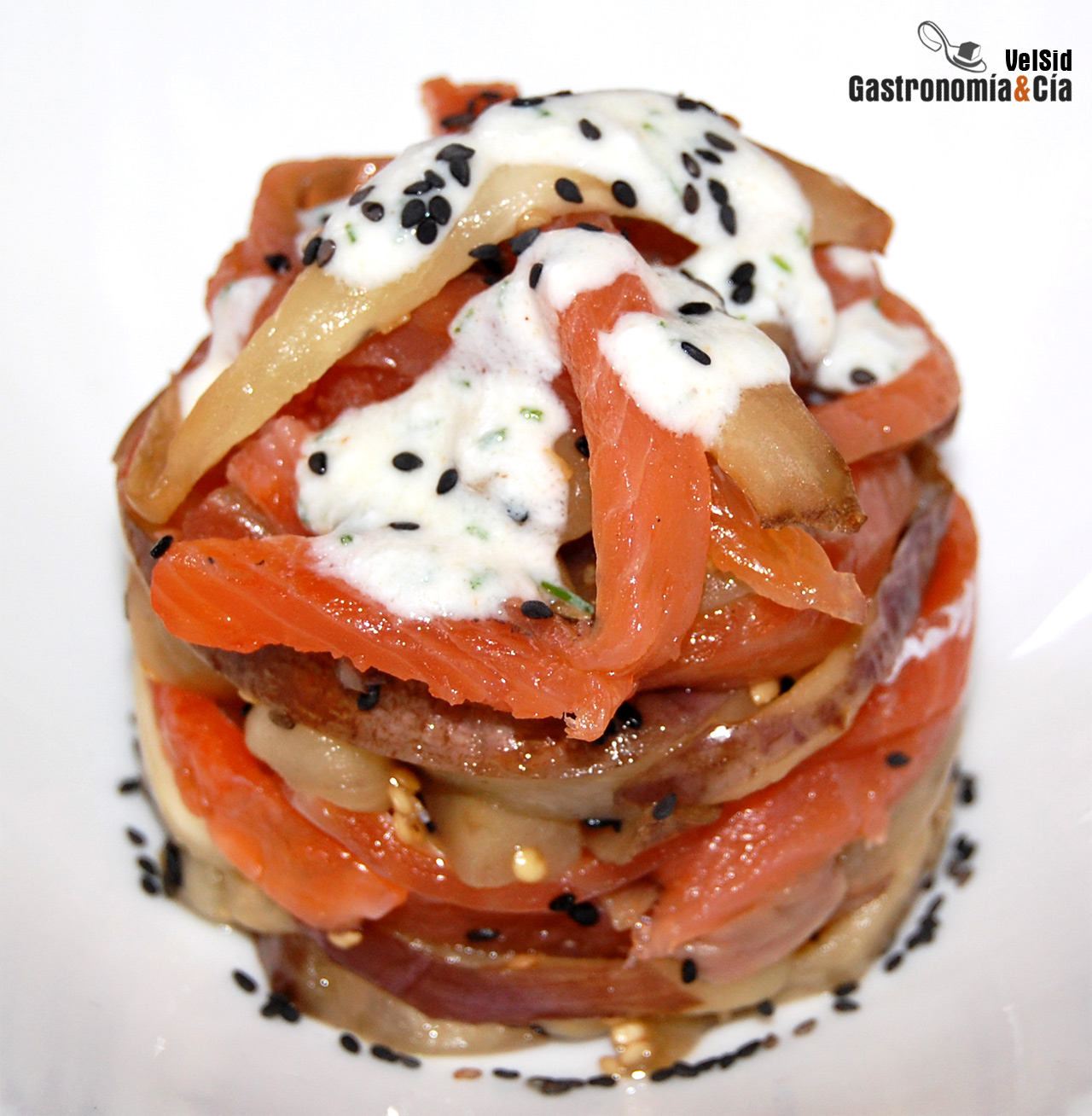 Ensalada de berenjenas y salmón