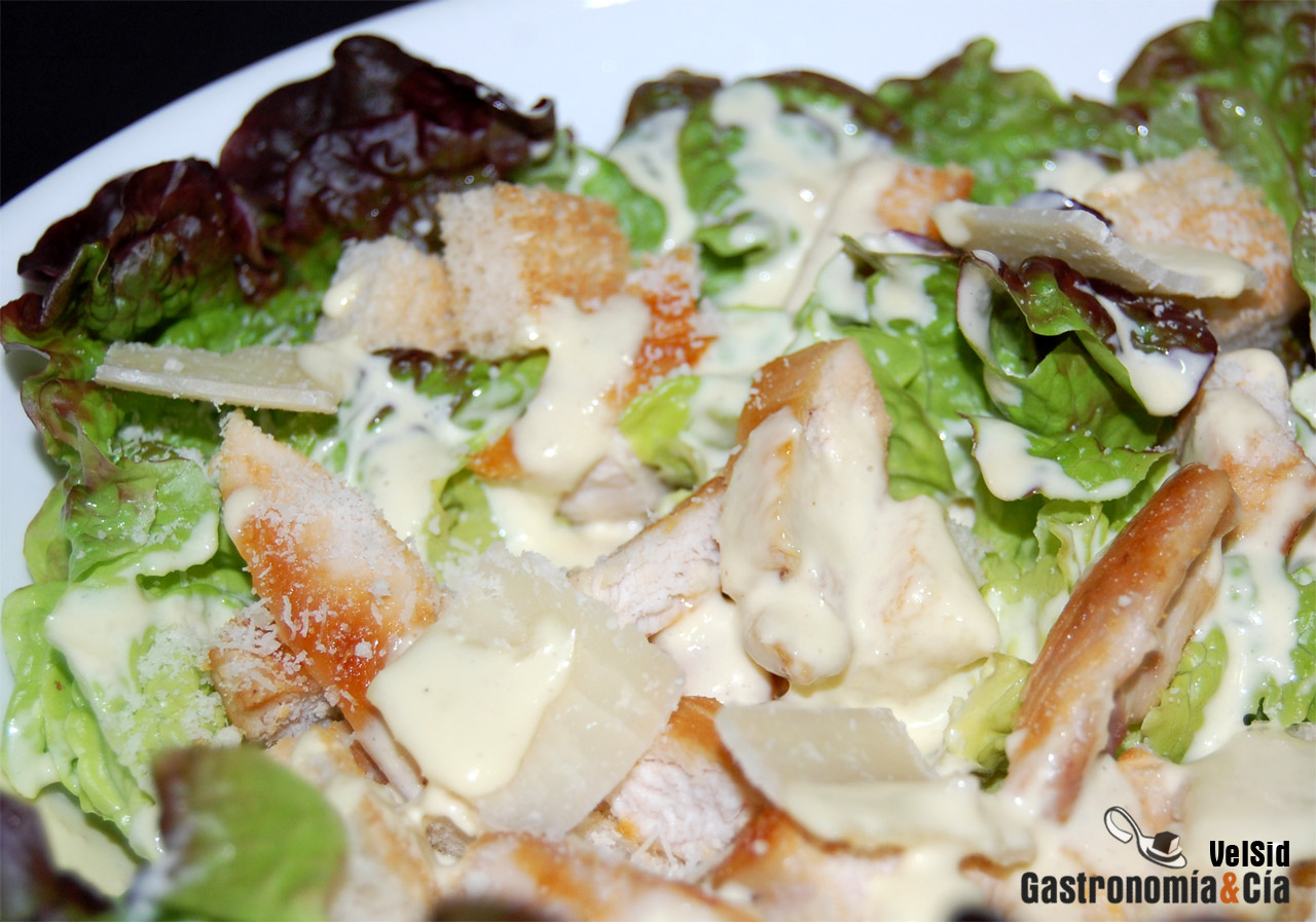 Ensalada César de pollo