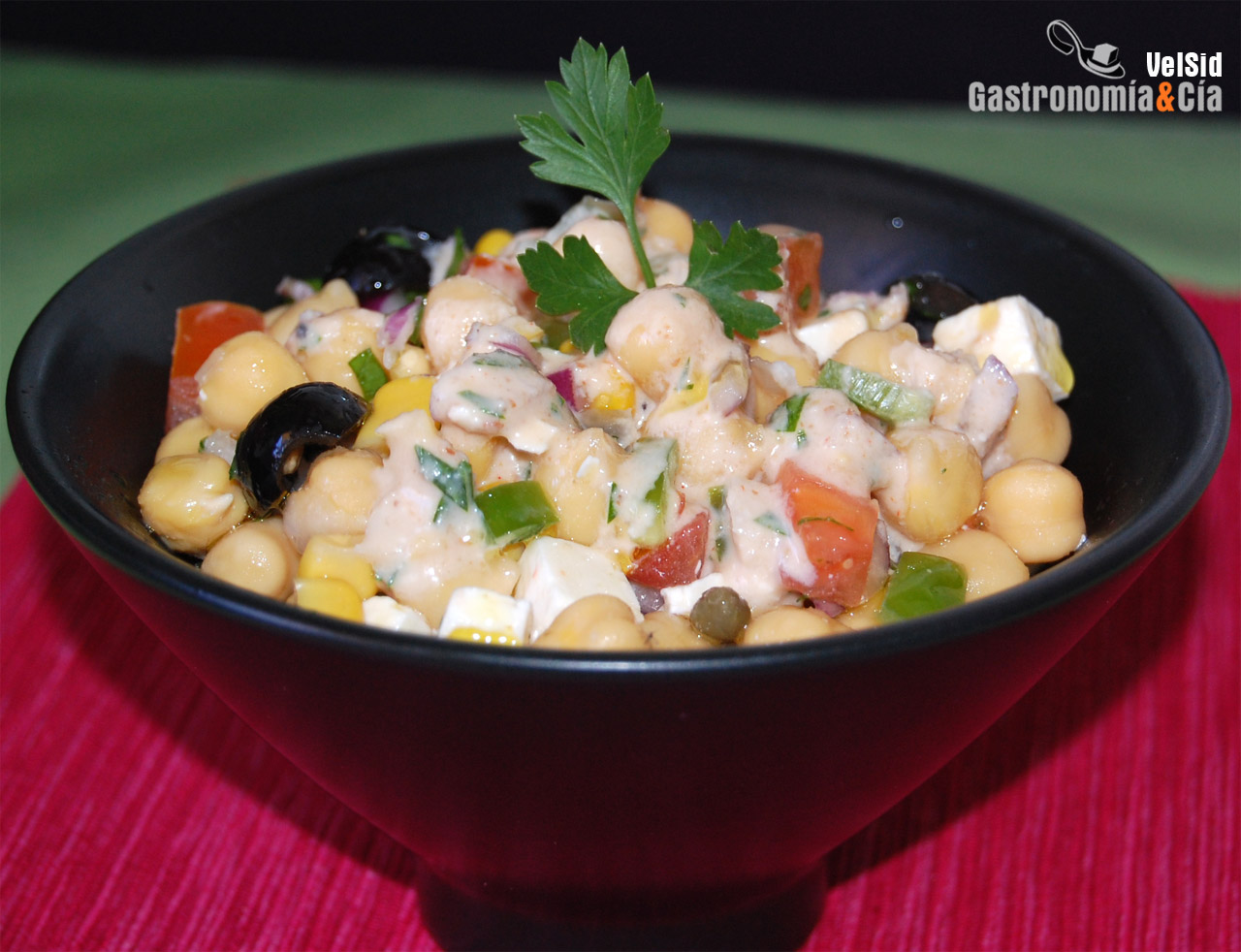 Ensalada de garbanzos con salsa de anchoas