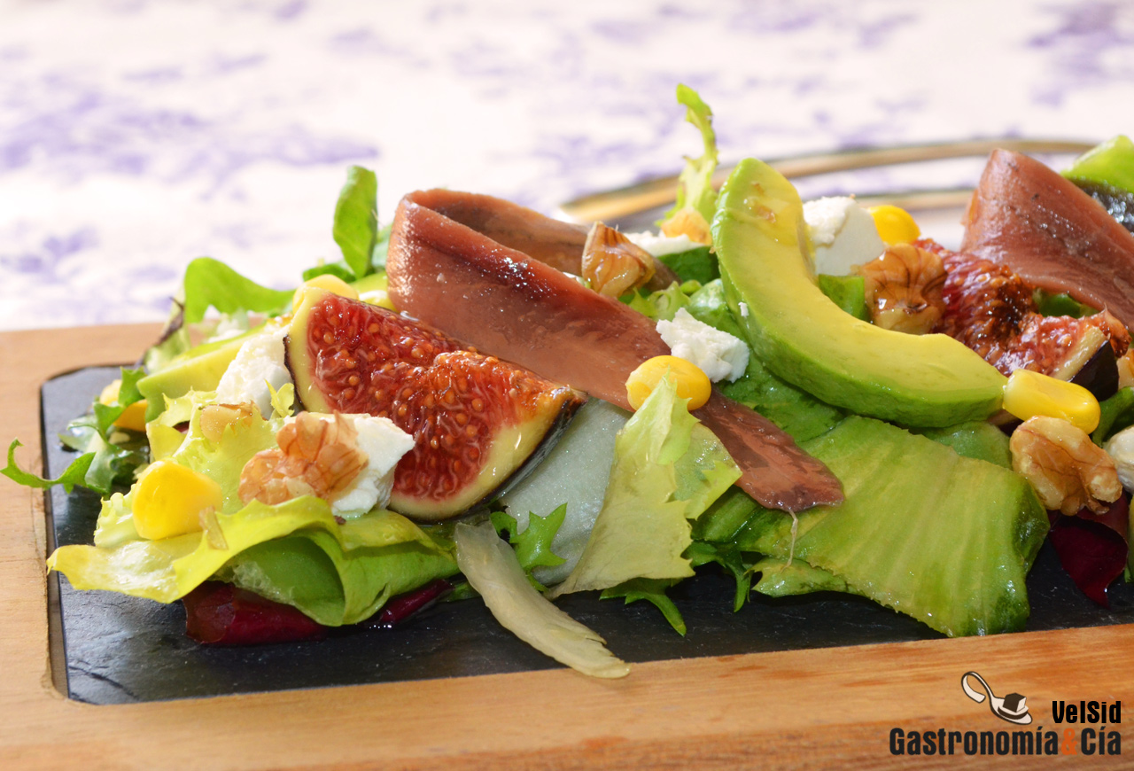 Ensalada con higos y anchoas
