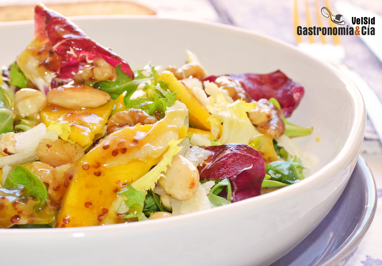 Ensalada de mango y frutos secos