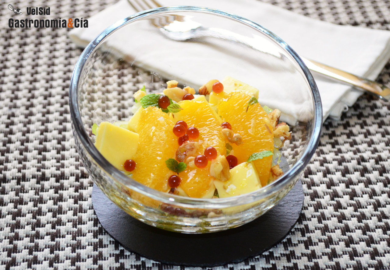 Ensalada de naranja con queso Gouda y nueces