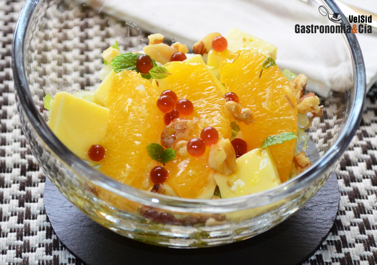 Ensalada de naranja con queso Gouda y nueces