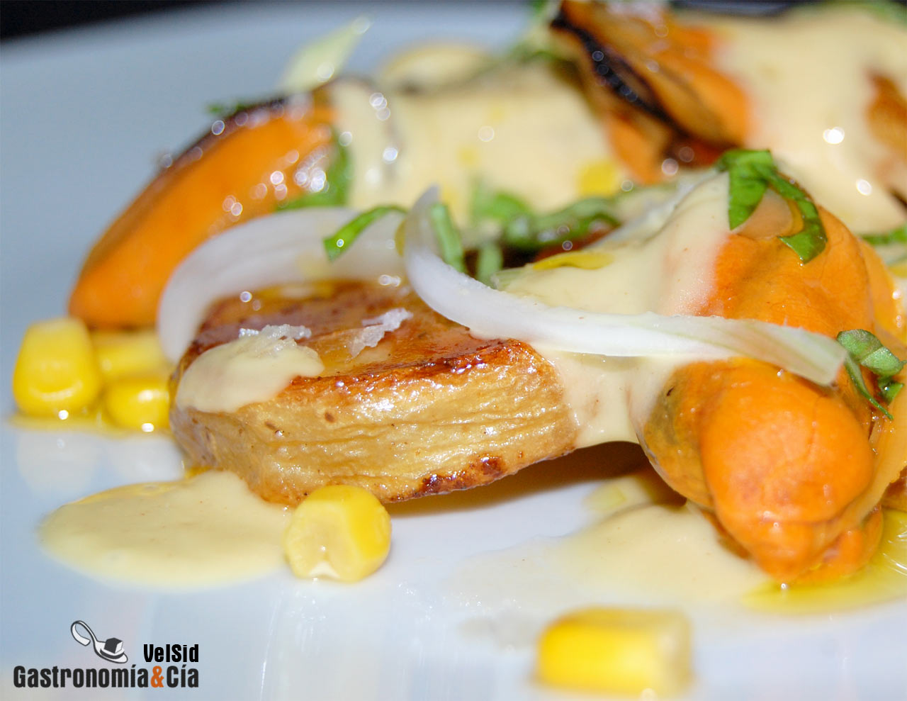 Ensalada de patatas y mejillones con vinagreta de limón