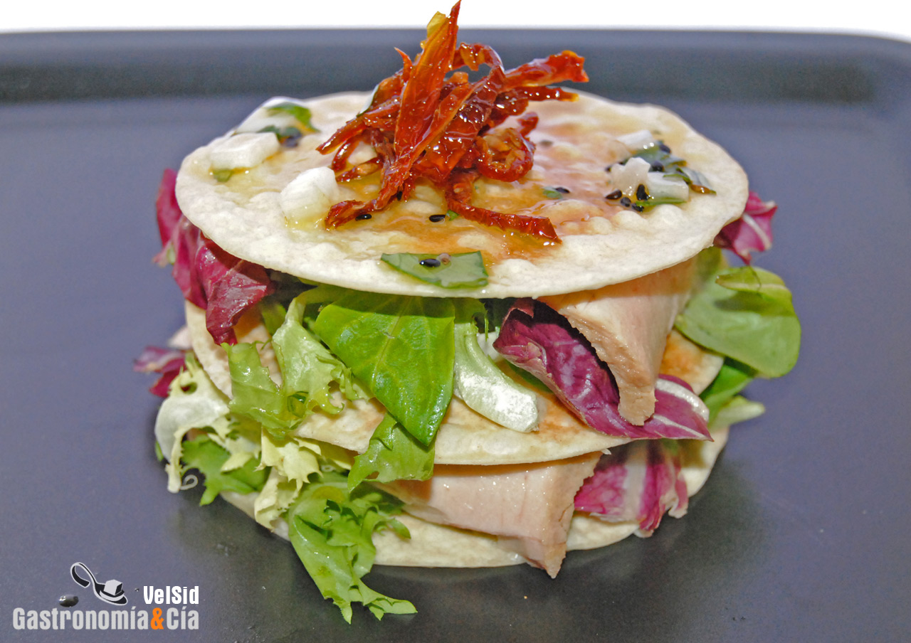 Ensalada de bonito y tomate seco