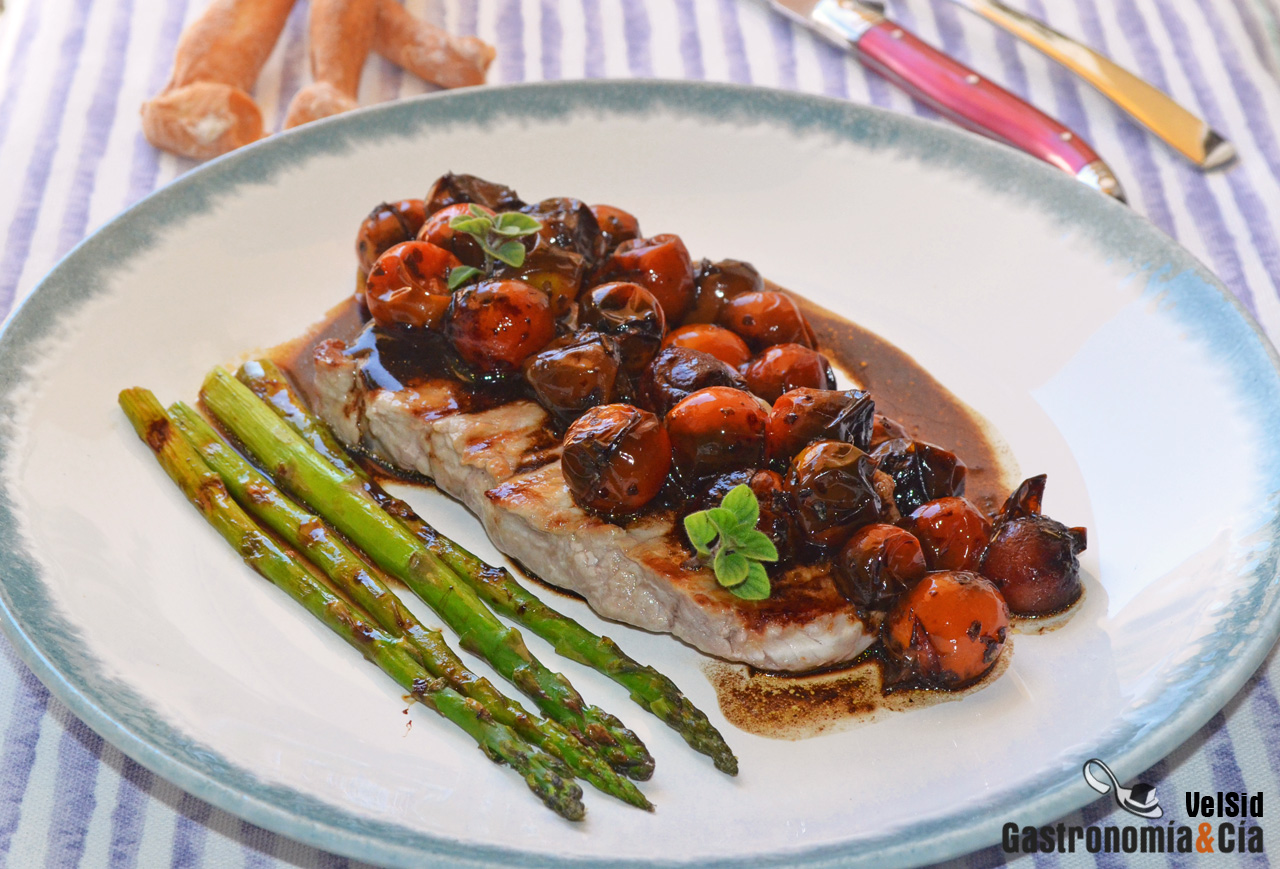 Entrecot de ternera lechal a la parrilla con tomates ch