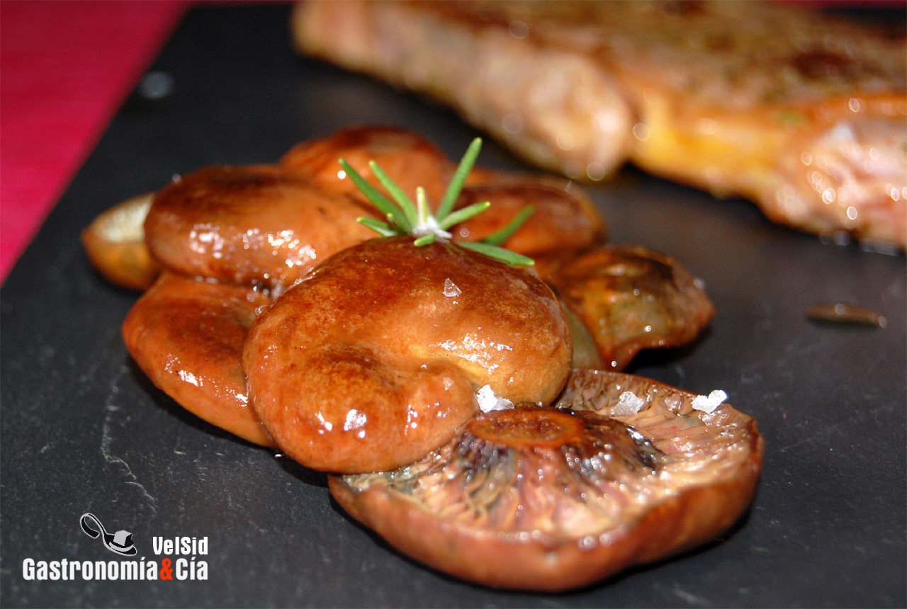 Entrecot al romero con níscalos