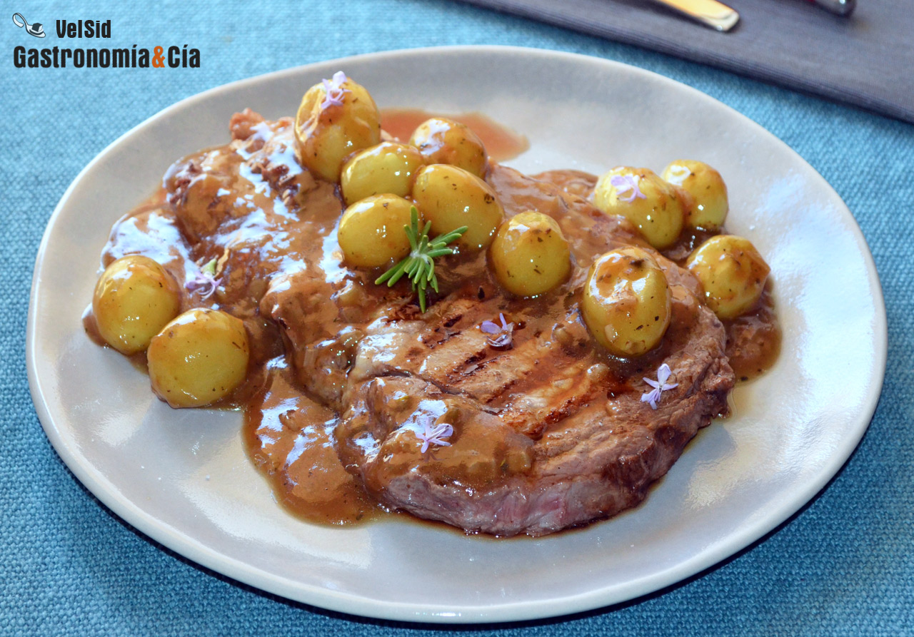 Entrecot con salsa de uvas