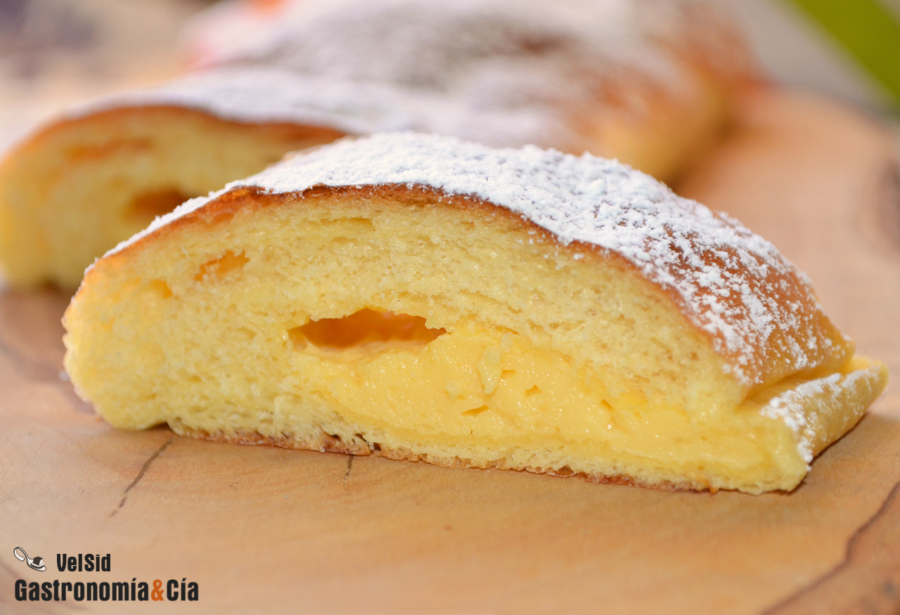 Farinosa rellena de crema pastelera
