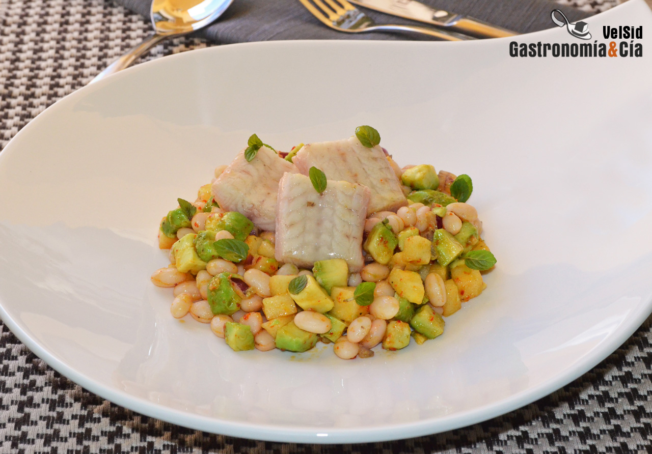 Fesols de Santa Pau con anguila ahumada del Delta del E