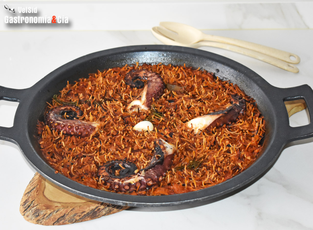 Fideuà de pulpo fácil y deliciosa