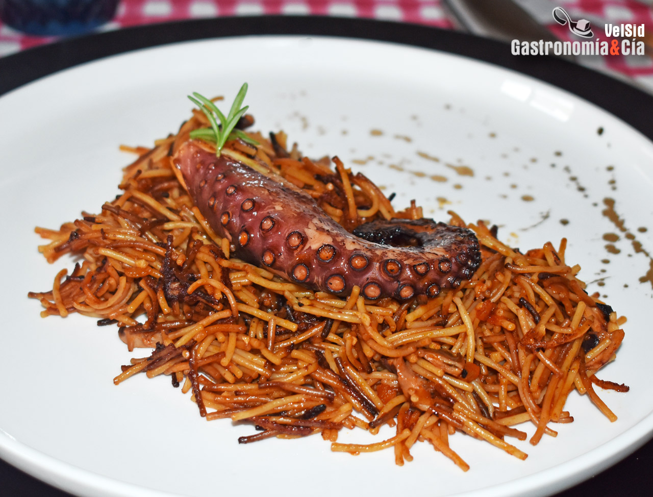 Fideuà de pulpo fácil y deliciosa