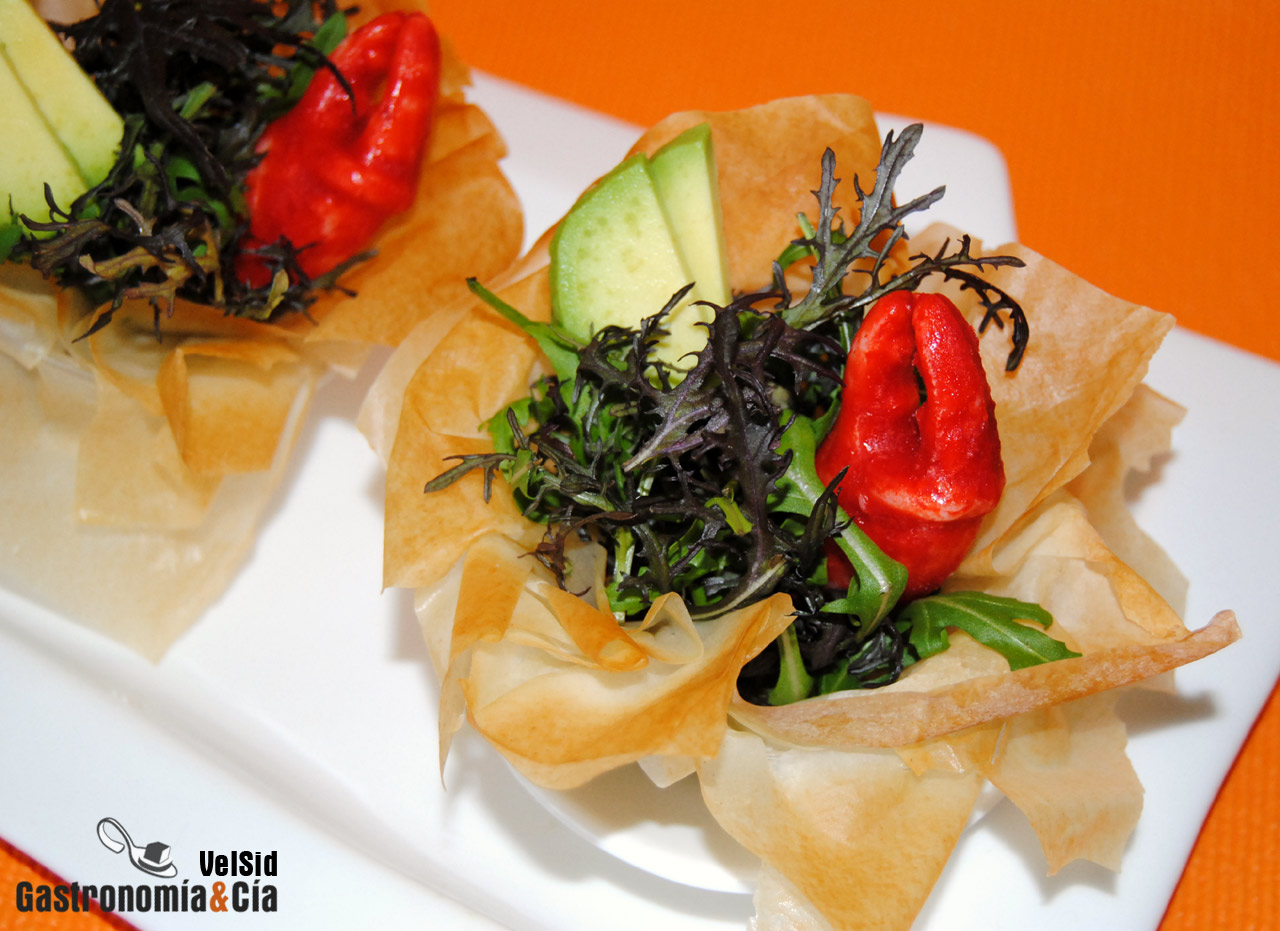Ensalada en cestita de pasta filo