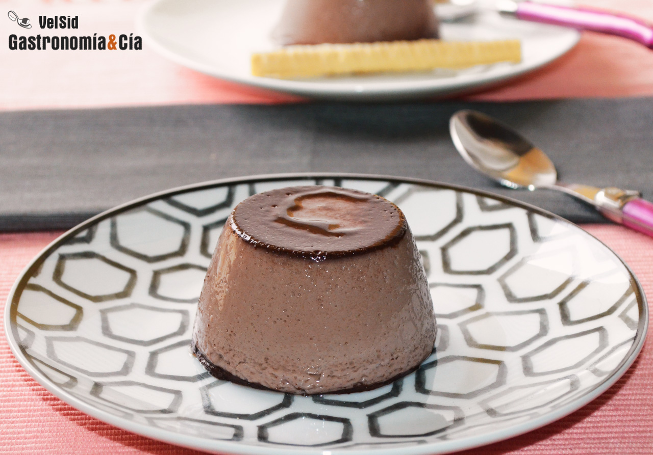 Cómo hacer un flan de chocolate delicioso en menos de d