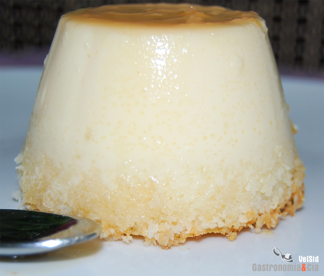Flan de coco y leche condensada