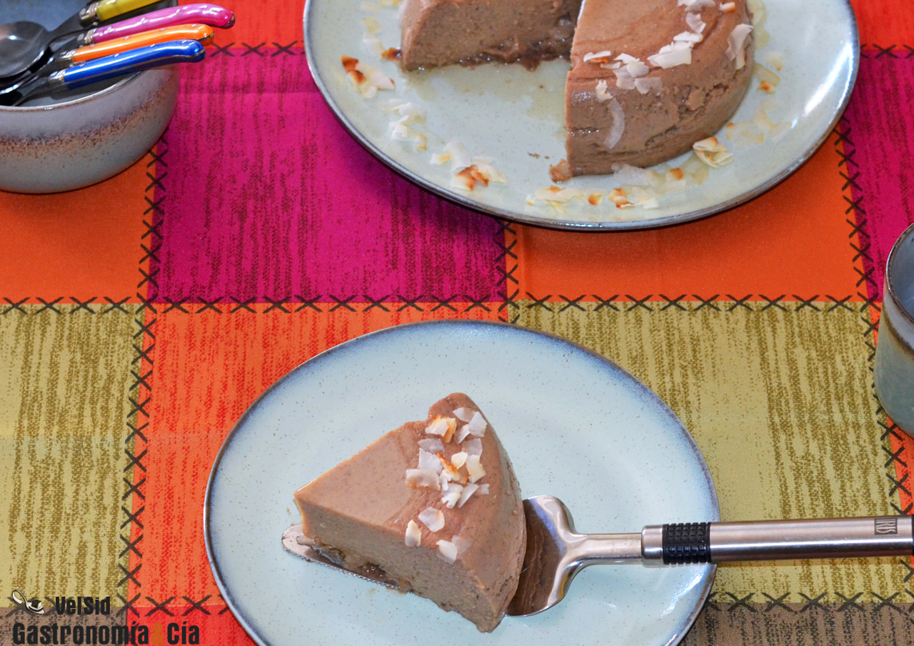 Flan de plátano, coco y dátil (sin azúcar)